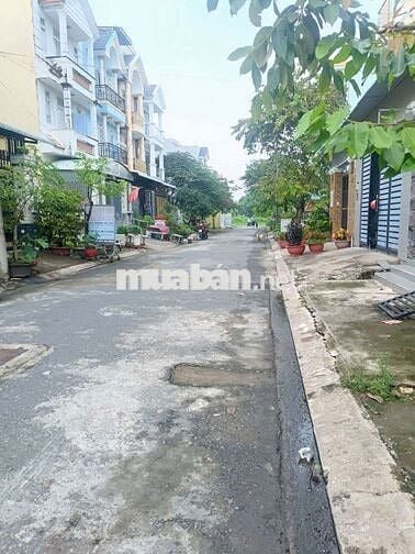Bán Gấp 100m Đất Nền Tại Khu Dân Cư APT_ Bình Chánh. Giá Cực Tốt