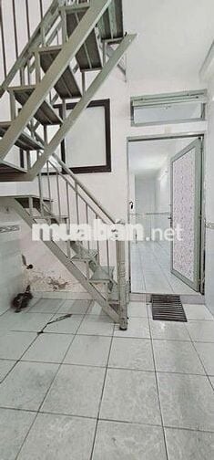 Bán nhà 2 lầu hẻm 3/2 phường 8 Quận 10