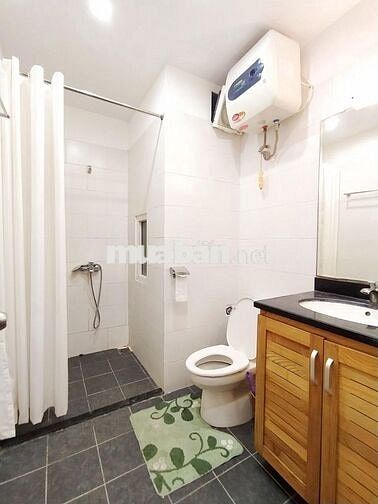 Trống 1phòng tầng 5 dạng 1N1K, cửa sổ to đối diện bảo tàng Hồ Chí Minh
