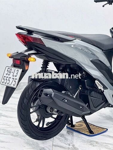 Cần bán vario 150 Q8