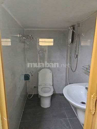 NGAY bệnh viện Hồng Đức! Nhà DT:4x14,5m, 2 mặt hẻm Thống Nhất, P11