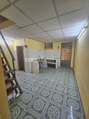 NGAY bệnh viện Hồng Đức! Nhà DT:4x14,5m, 2 mặt hẻm Thống Nhất, P11