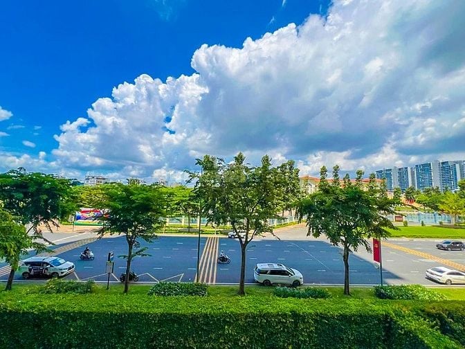 Bán Căn hộ Duplex tại Vista Verde tầng thấp gồm 6 phòng ngủ 356m2
