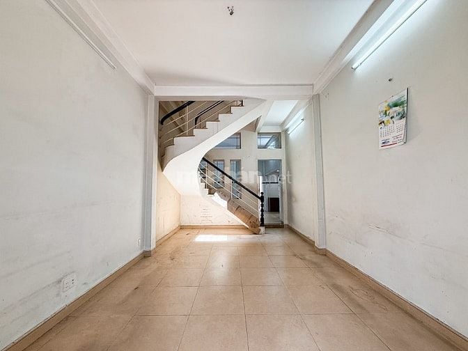 Bán nhà 4 tầng-80m2 đất- gần Ngã Tư Phú Nhuận