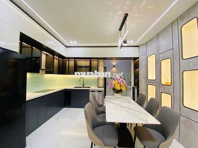 Nhà Tân Cổ Điển Đẹp có sân oto cách biển 300m đườg Dương Đức Hiền 7450