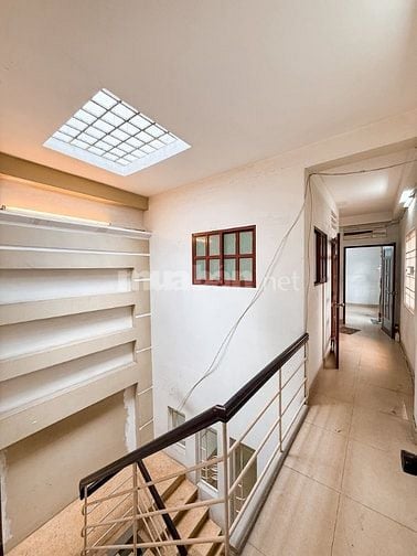 Bán nhà 4 tầng-80m2 đất- gần Ngã Tư Phú Nhuận