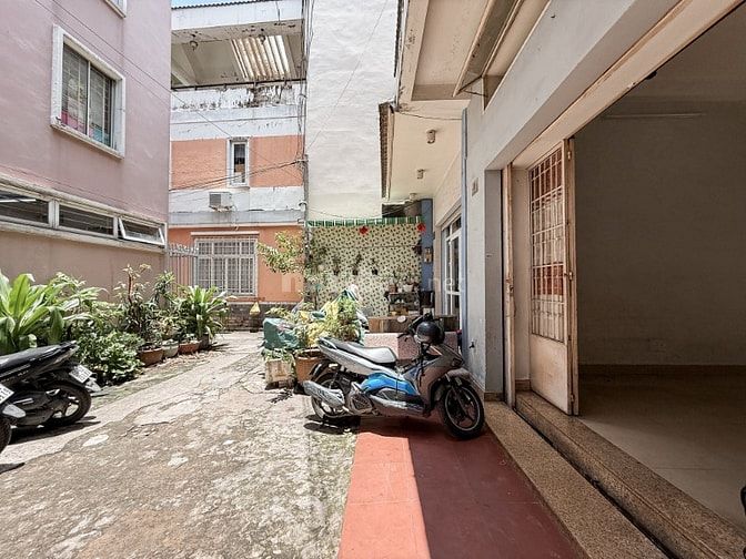 Bán nhà 4 tầng-80m2 đất- gần Ngã Tư Phú Nhuận