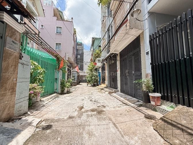 Bán nhà 4 tầng-80m2 đất- gần Ngã Tư Phú Nhuận