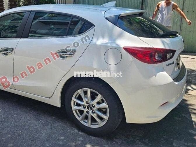 Mazda 3 Hatchback sx 2017 đăng ký lần đầu 2018