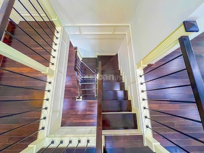 Bán Căn hộ Duplex tại Vista Verde tầng thấp gồm 6 phòng ngủ 356m2