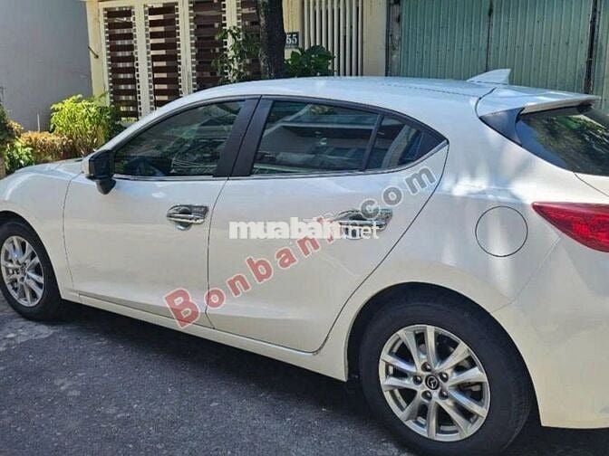 Mazda 3 Hatchback sx 2017 đăng ký lần đầu 2018