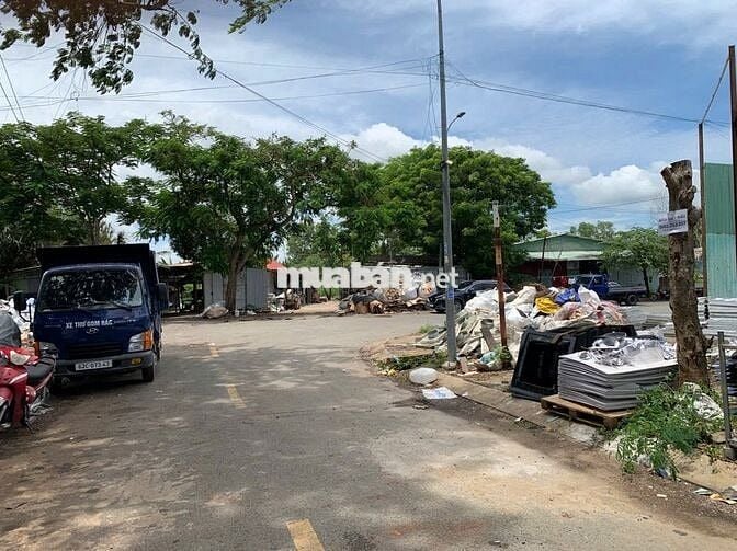 Đất lô góc 2 mặt tiền đường số 8 KDC Nam Sài Gòn.