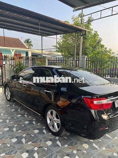 Toyota Camry 2013 2.5Q - 180000 km