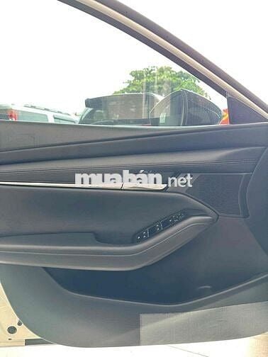 Mazda 3 2023 Luxury - 27000 km