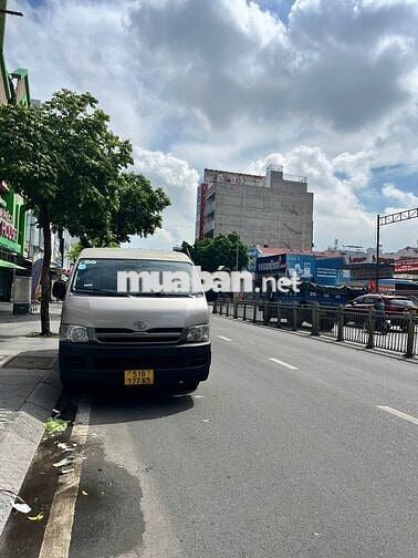 CHo thuê mbkd góc 2 mặt tiền đường Âu cơ 9,5x15m thông suốt có 1 lửng