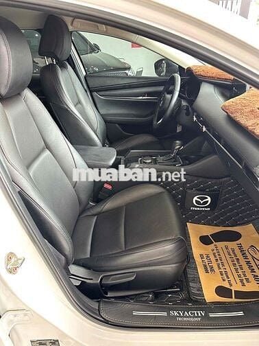 Mazda 3 2023 Luxury - 27000 km