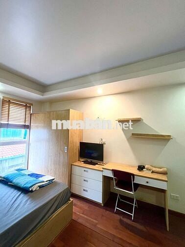 Căn hộ studio 30m vuông có thang máy cách Hồ Gươm 1500m .