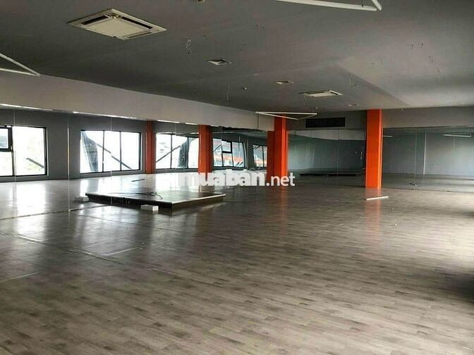 cho thuê nhà 3 lầu đường nguyễn văn linh , Cách KCX tân thuận 150m