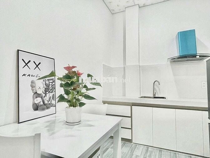 Căn hộ tách bếp Giá 7tr Ngay Ngã Tư Hàng Xanh ,Hutech,Văn Lang