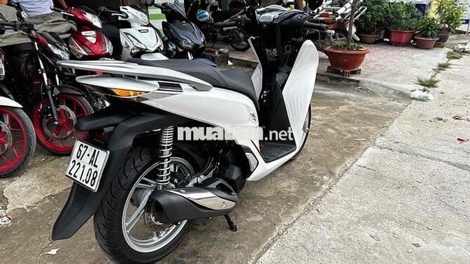 SH 160 ABS 2024 trắng đen 22108 ( hỗ trợ góp )