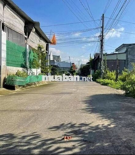 ĐẤT NGỘP GIÁ RẺ, NGAY CHỢ VIỆT KIỀU, 6M X 30M, SỔ HỒNG, GIÁ 475 TRIỆU.