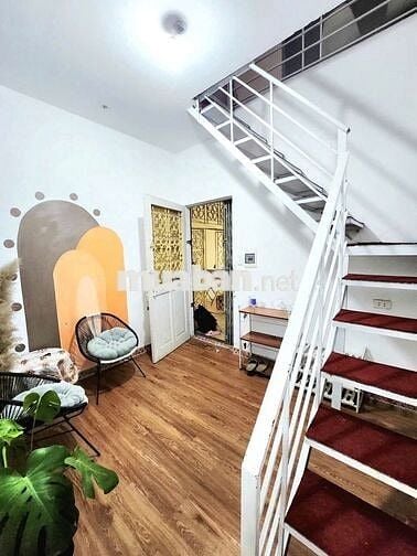 Cho thuê căn hộ duplex 100m2, 2n2wc phố Trần Quốc Toản, giá 12 triệu