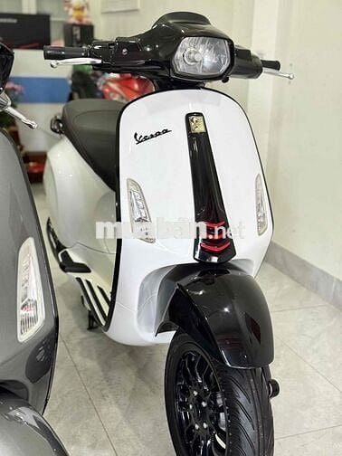 Vespa Iget trắng đen Sporty - Zin keng