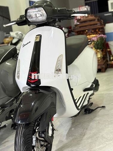 Vespa Iget trắng đen Sporty - Zin keng