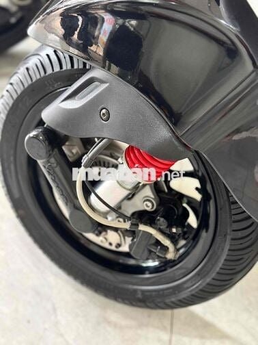 Vespa Iget trắng đen Sporty - Zin keng