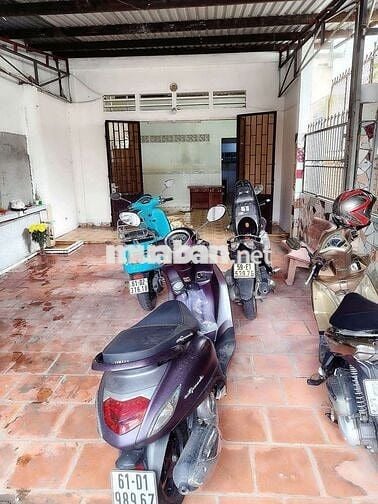 Cho thuê nhà sân xe hơi gần chợ Đoàn Thị Kia
