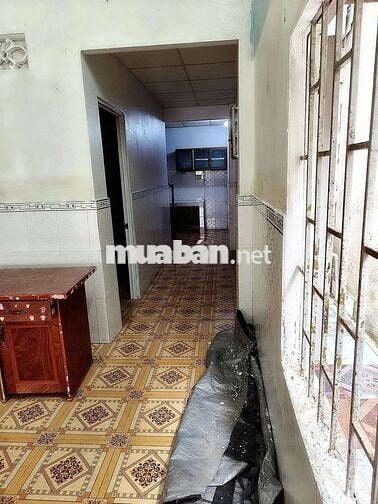 Cho thuê nhà sân xe hơi gần chợ Đoàn Thị Kia