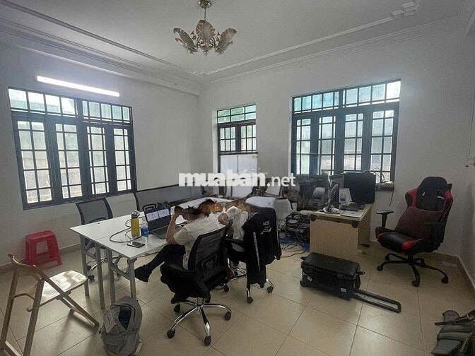 Cho Thuê Nhà Góc Đẹp Đường Cộng Hòa, Tân Bình ( Ô tô đậu trước nhà )