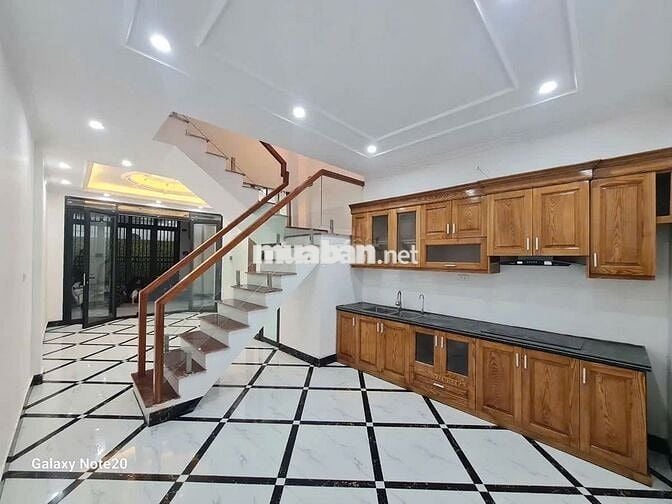 Bán Nhà Trung Kính Cầu Giấy sát ĐH Phương Đông Ô Tô 110m 6Tầng. 31.9Tỷ