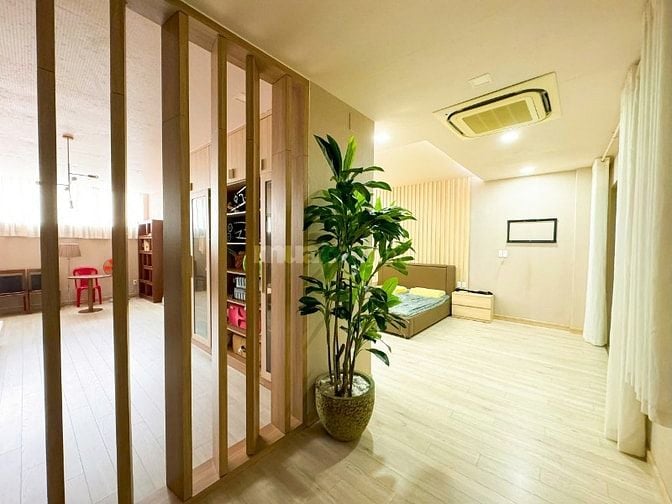 Bán nhà MT Cộng Hòa-Lê Văn Huân, Q.Tân Bình,69 tỷ,1H1T7L+ST, có hồ bơi