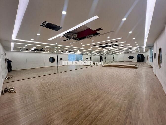 Căn TOP1 mặt tiền Hai Bà Trưng Q1 300m2 - Giá chạm đáy gần 80tr !!