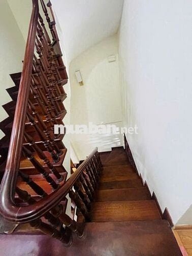 Nhà đẹp mặt ngõ 168 đường Trung Kính, Dt 55m2 x 5 tầng đường rộng 10m