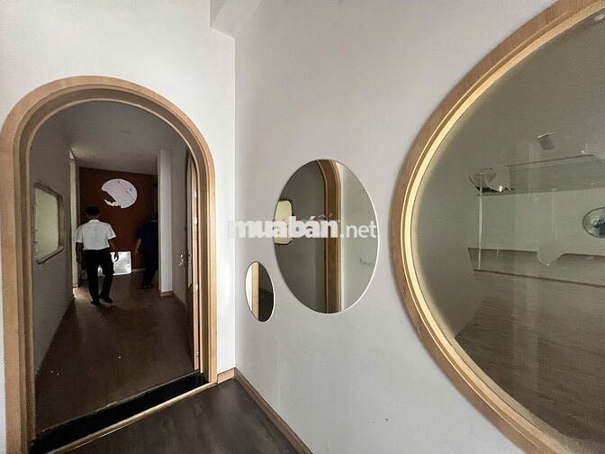 Căn TOP1 mặt tiền Hai Bà Trưng Q1 300m2 - Giá chạm đáy gần 80tr !!