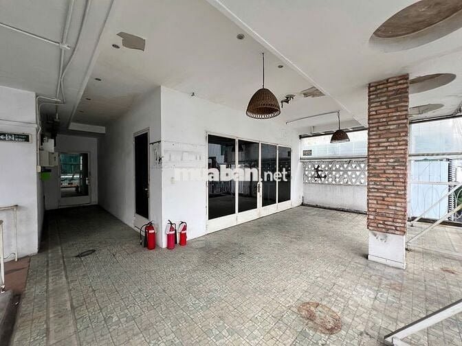 Căn TOP1 mặt tiền Hai Bà Trưng Q1 300m2 - Giá chạm đáy gần 80tr !!