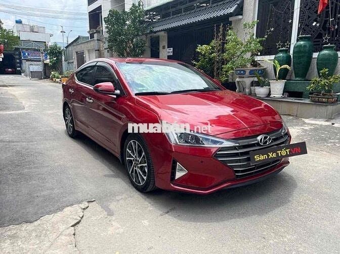 Hyundai Elantra 2019 2.0AT - 82000 km