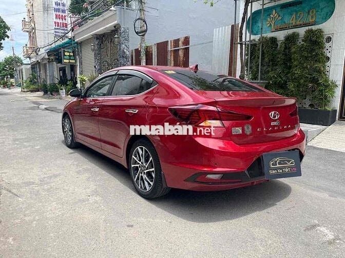 Hyundai Elantra 2019 2.0AT - 82000 km