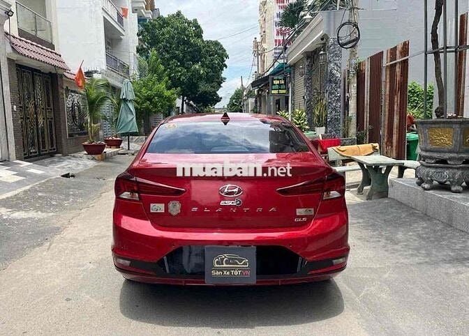 Hyundai Elantra 2019 2.0AT - 82000 km