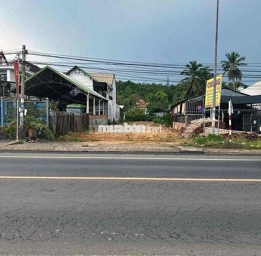chủ ngộp cần bán lô 500m2 giá 210triệu/lô đất ở Trung tâm Chơn Thành