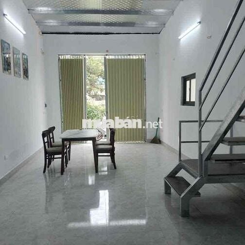 Nhỉnh 1 tỷ có nhà C4 mới Định Công-30m ô tô-40m ; MT5m ; 2N