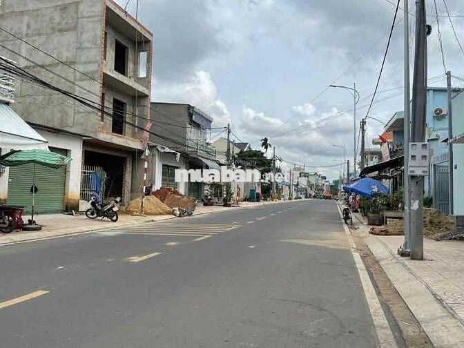 chủ ngộp cần bán lô 500m2 giá 210triệu/lô đất ở Trung tâm Chơn Thành