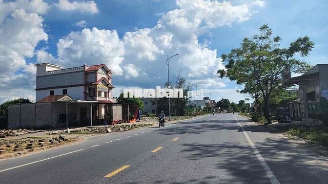 chủ ngộp cần bán lô 500m2 giá 210triệu/lô đất ở Trung tâm Chơn Thành