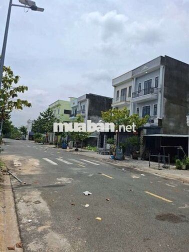 Bán nhà đang  thuê 12tr/th,giá 2ty550tr 4PN phường uyên hưng tân uyên