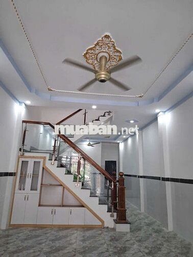 Bán nhà đang  thuê 12tr/th,giá 2ty550tr 4PN phường uyên hưng tân uyên