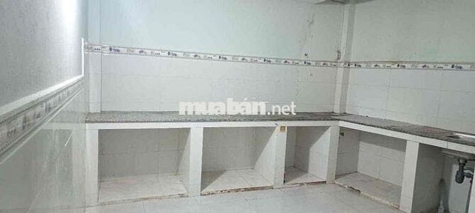 cho thuê nhà cấp 4 có gác cách chợ dĩ an 1 tầm 300 m