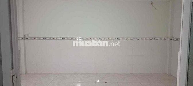 cho thuê nhà cấp 4 có gác cách chợ dĩ an 1 tầm 300 m
