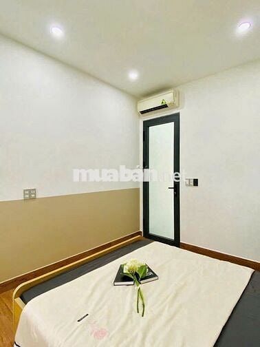 Bán nhà giá 8 tỷ HXH 8m ở Tô Hiến Thành, Q. 10, 60m2, 4PN, 3WC, SHR